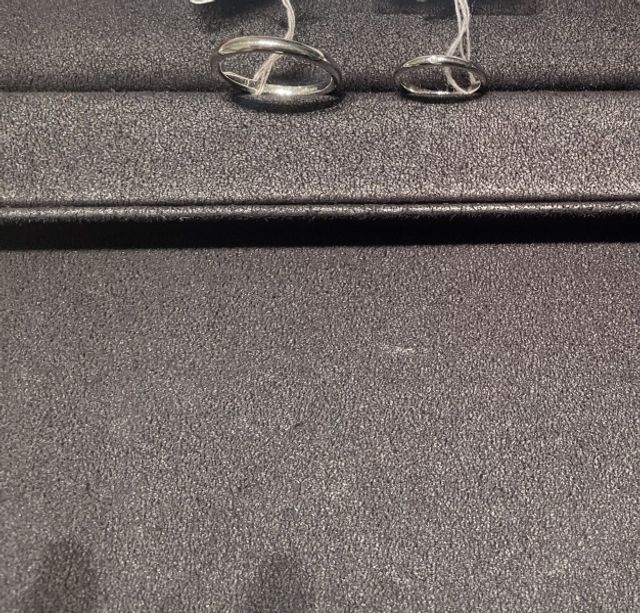 ダイヤが一石の指輪です。