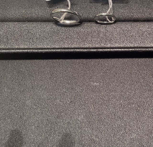 ダイヤが一石の指輪です。