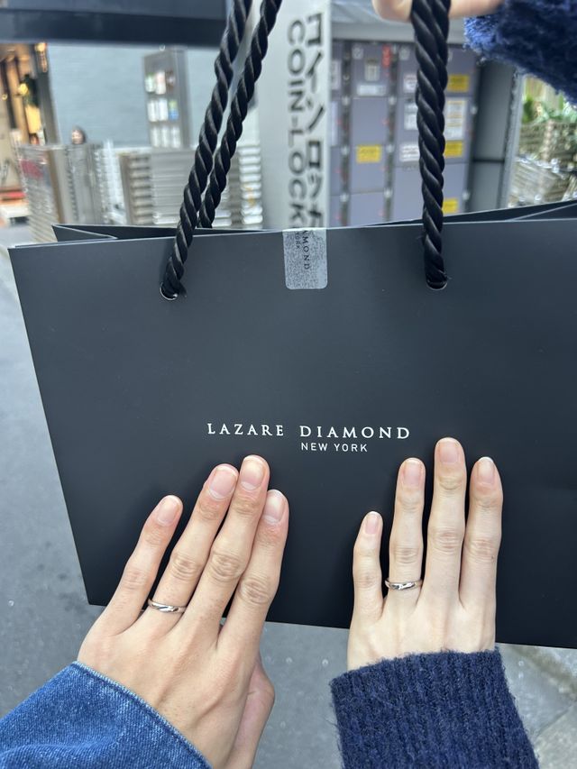 フォレストヒルズでペアで揃えました。
左が男、右が女です。