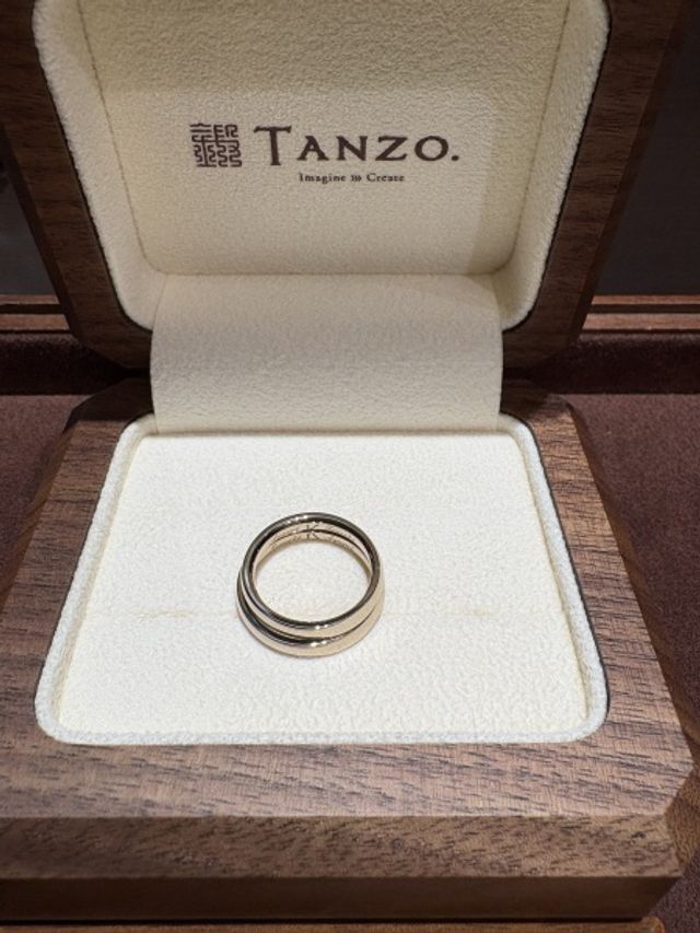 重ねたらKになるように彫刻を入れてもらいました。