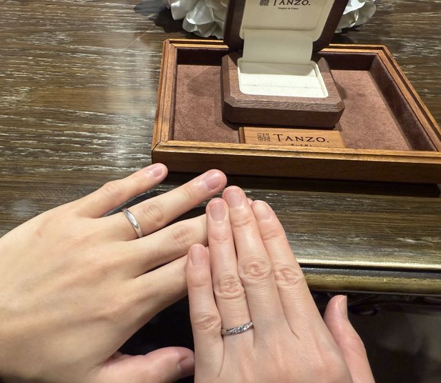 光の加減でキラキラと光り、とても綺麗です。