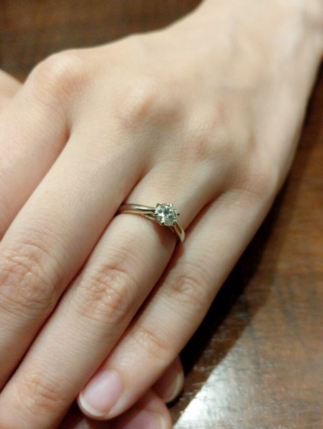 ダイヤモンドの輝きが本当に素晴らしいです。