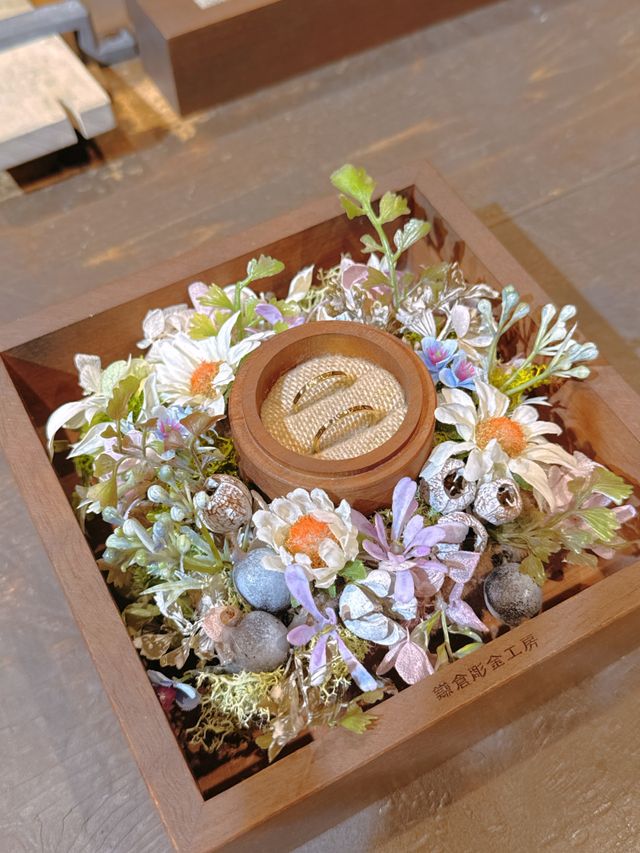 完成した時にお店の方がとても素敵な入れ物で持ってきてくれた！