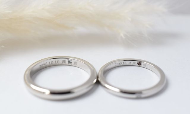 入籍日とイニシャル、お互いの誕生石