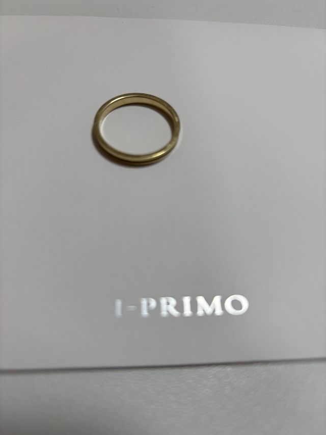 ゴールドの結婚指輪にしました。