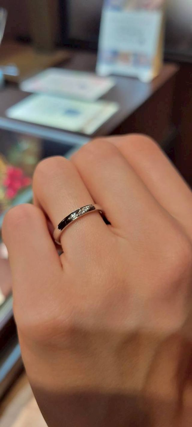 女性用。形状は平甲丸ストレート、2.3㎜幅にしました。