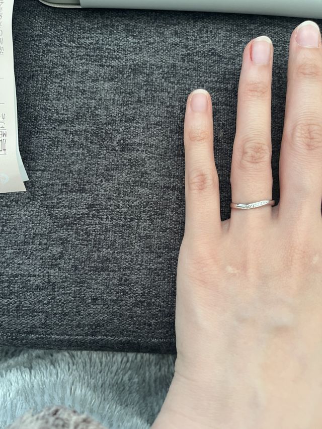 左手薬指に着用、室内電気あり