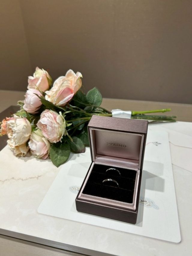 指輪を受け取った時。写真スポット用意してくれた。