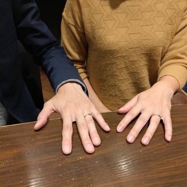 平甲丸ストレートで槌目を斜め正面のみ入れました。