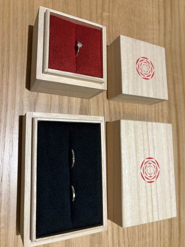 婚約指輪は祈り、結婚指輪は想いのデザインになります