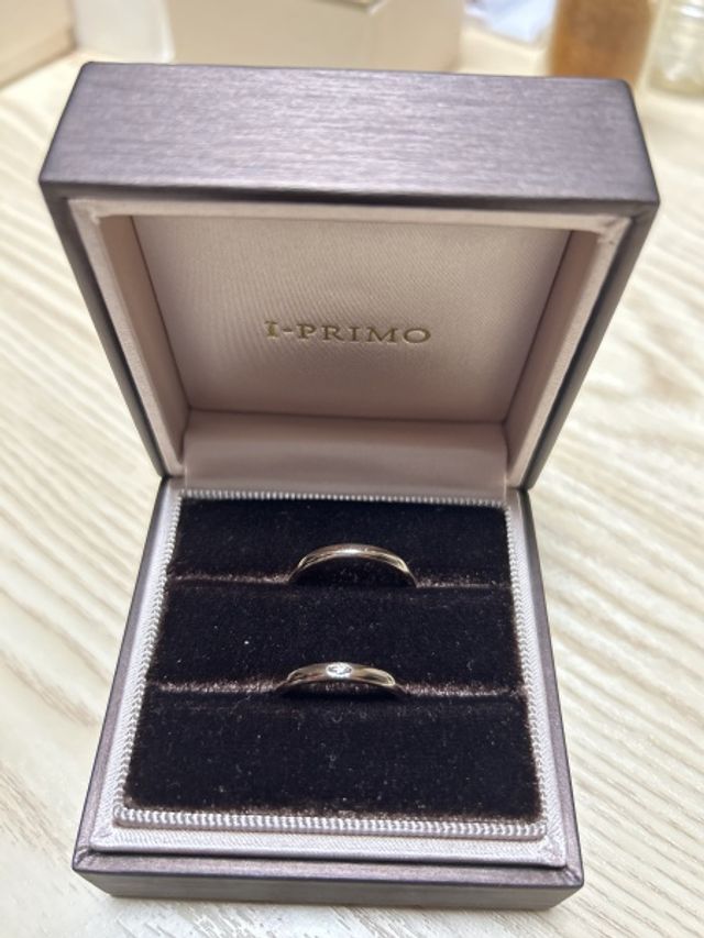 手前 オリジン
ブラウンゴールド
サイズは12.5号