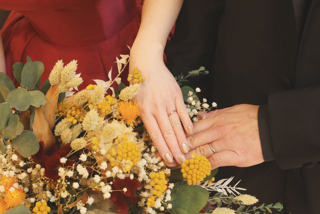 ウェーブデザイン
妻:表側にダイヤ石
夫:裏側に妻の誕生石