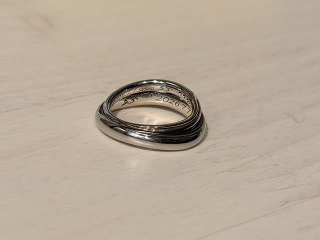 重ねるとひまわりが出来上がります。