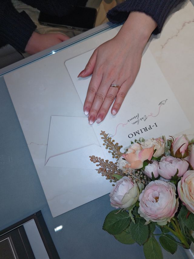 受け渡し後すぐに指に！