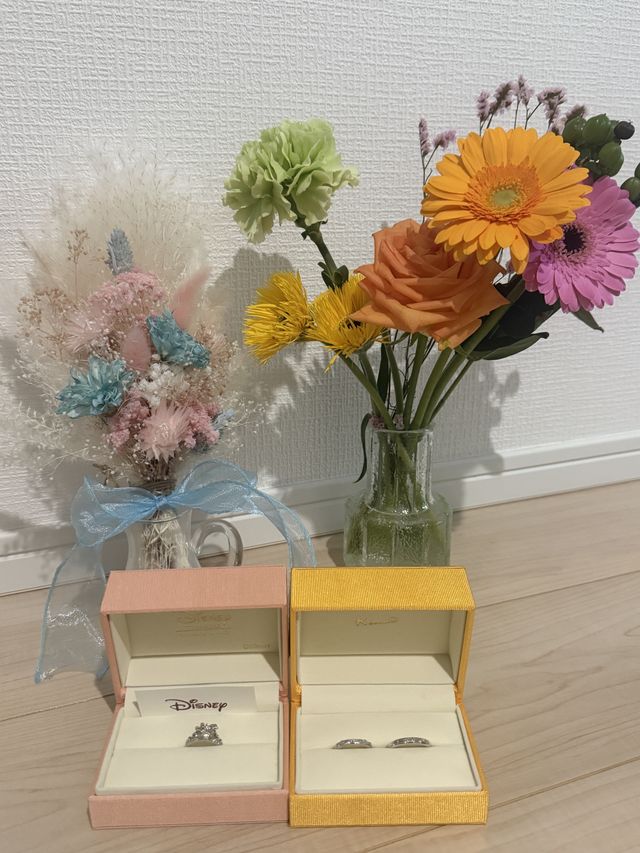 結婚指輪と一緒に写真撮りました