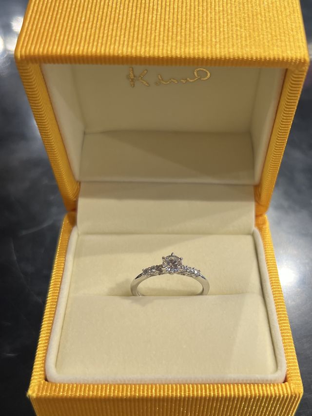 母の婚約指輪のダイヤを使ってリフォームしました。