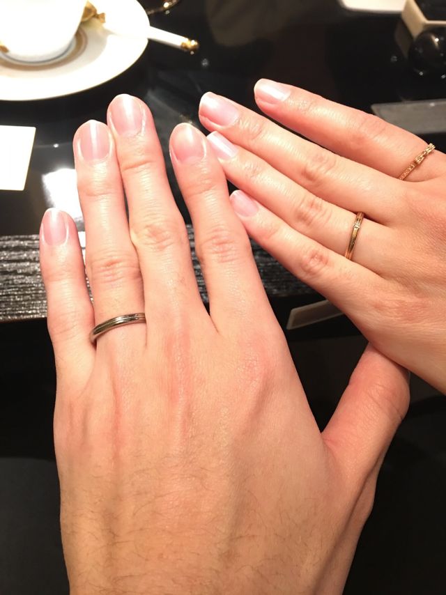 センターにミル打ちが入っているデザインです