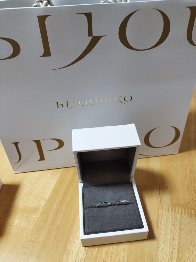 紙袋も可愛いので一緒に撮りました