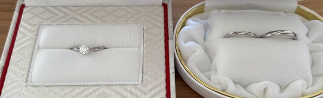 2人で決めたデザインのセットリングを購入しました。