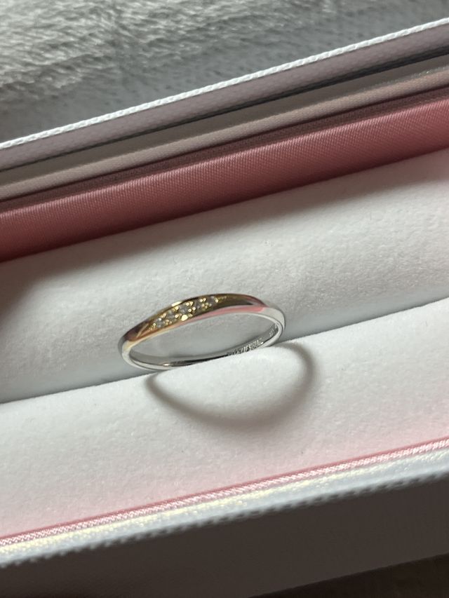 シルバーにゴールドも合わさりシンプルだけどゴージャス！！