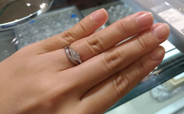 石の数は5石です。