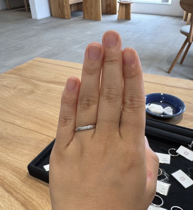 出雲結さんの「祈結(いのり)」と言う指輪を選びました。