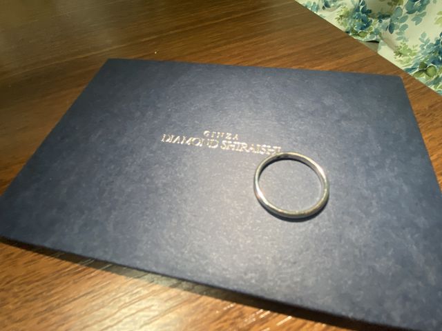 イニシャル、ストーン２つ、夫婦の指輪を重ねるとクローバー♣️