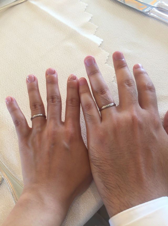 見辛いけれどダイヤが5つ並んでいます。