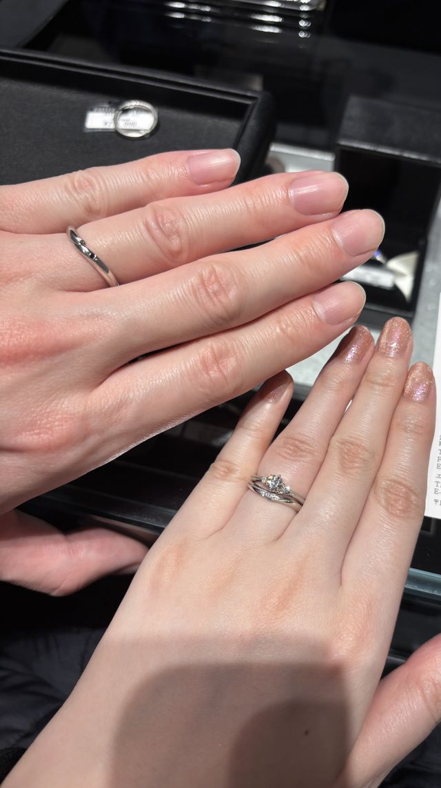 結婚指輪と婚約指輪の写真です
