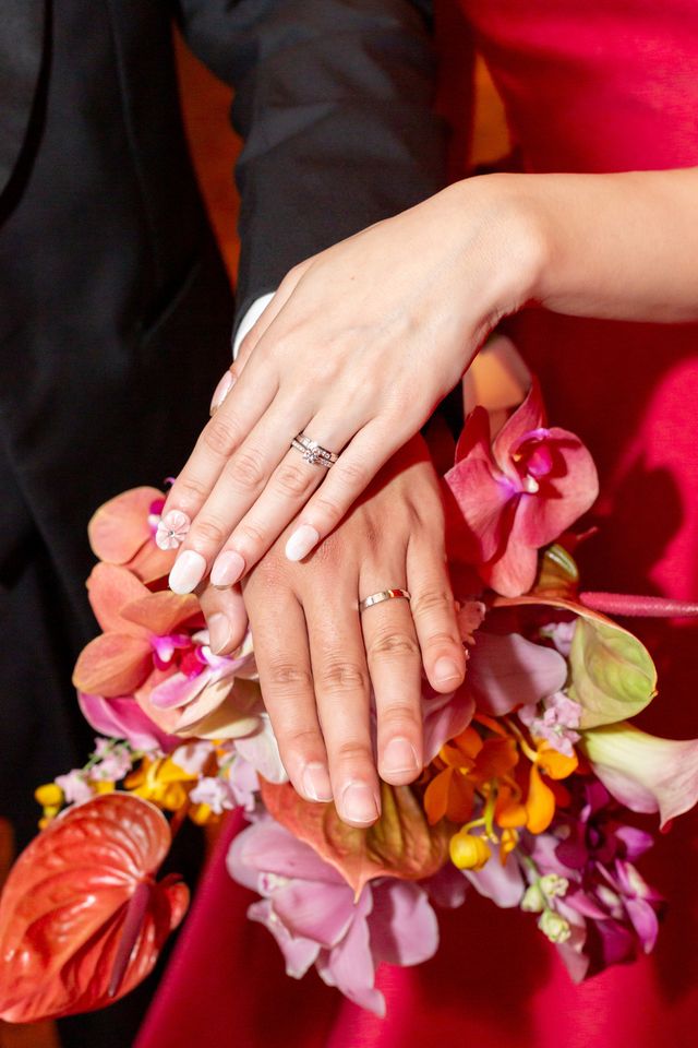 洋装撮影時に指輪を装着しました。