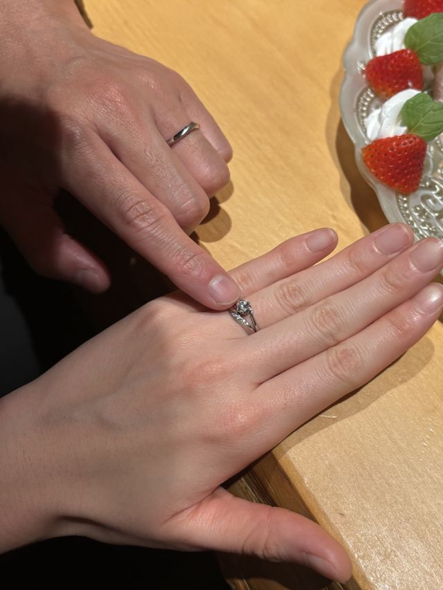 婚約指輪との重ね付け