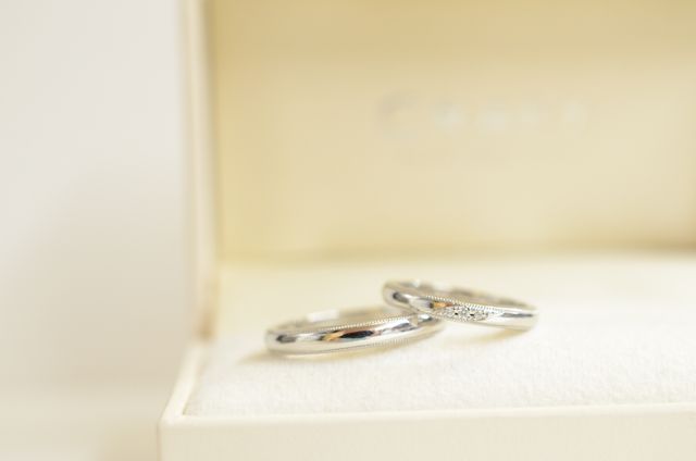 シンプルですが、ミルグレインにしました。