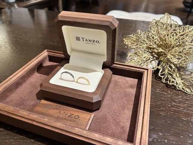 シルバーとイエローゴールドのスターダスト加工にしました