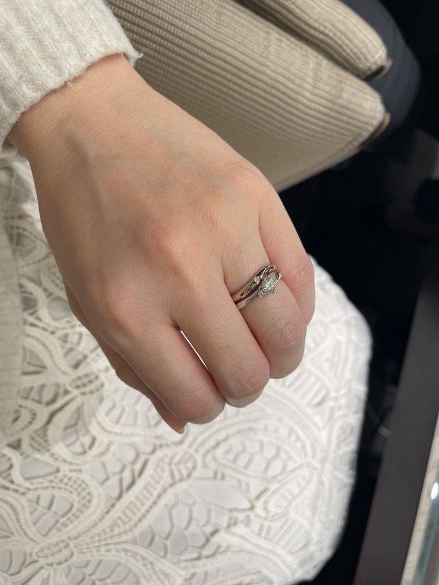婚約指輪と結婚指輪の重な付け