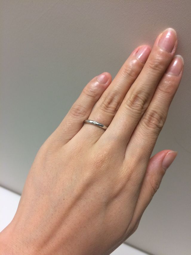 シンプルな中にも光るダイヤ