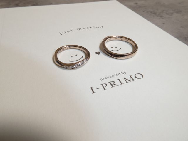 私のは右側になります
ダイヤが付いていないシンプルな方