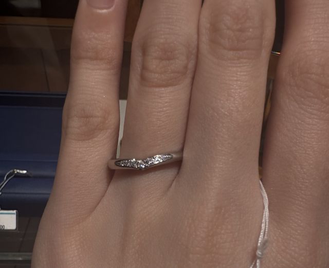 ハートのように見える指輪でした。