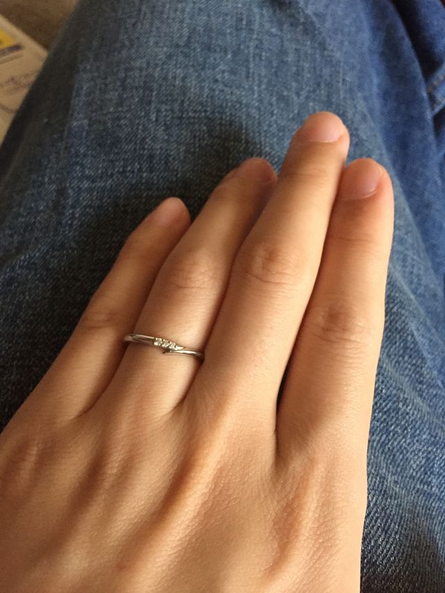 カーブしているデザインです。