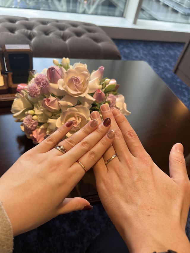指輪を初めてはめた写真
