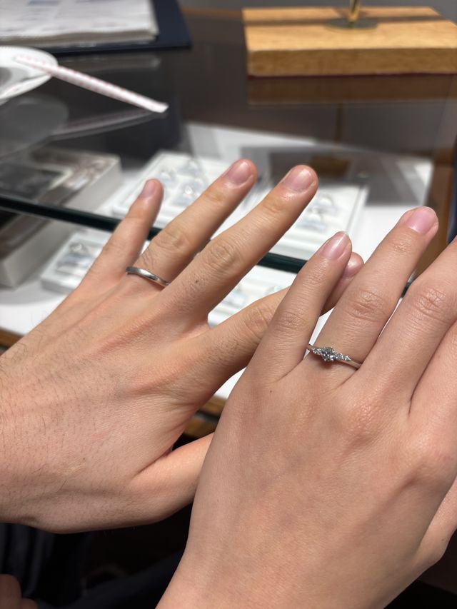 左が検討していた男性の結婚指輪