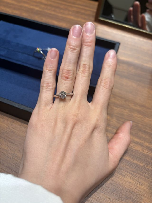 シンプルな一粒ダイヤ