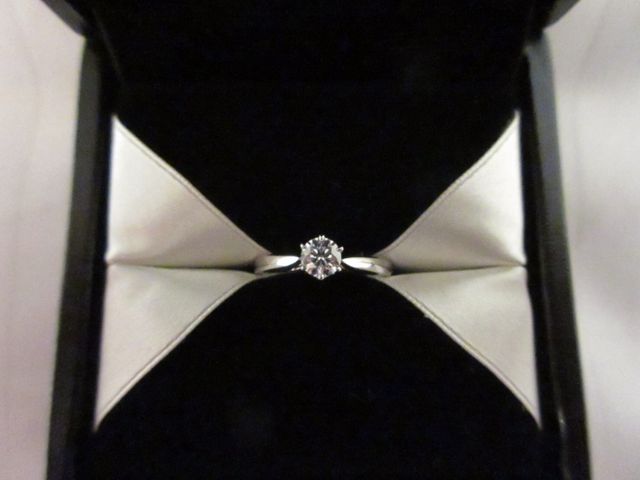 ダイヤがオーロラのように輝いていて綺麗です。