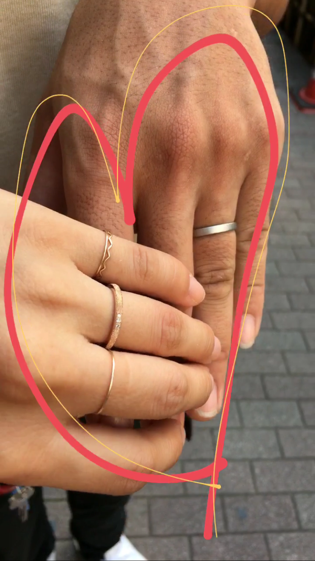 お互いに似合う色、好きなデザインを選びました！