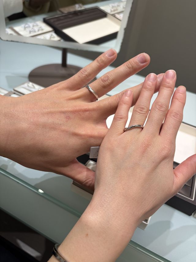 購入した指輪です！
女性が6号、男性が14号です。