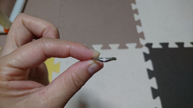 一粒のダイヤモンドがついた指輪