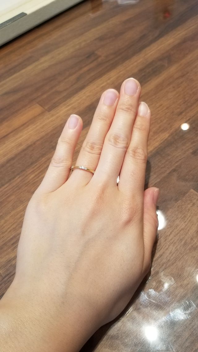 ダイアモンドがキラキラしていてとても素敵なリングです！