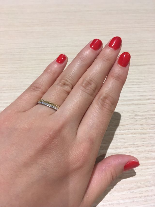 フルエタニティとゴールドが絶妙です。