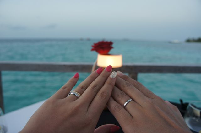 新婦は細いセット 新郎は太いファセットです