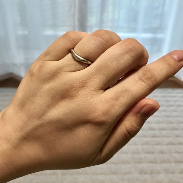 ずんぐりむっくりの指にもなじみがよい♪回ってしまうのが難点？