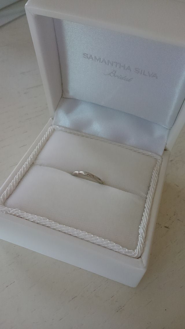 いちごの花をイメージしたエンゲージリング